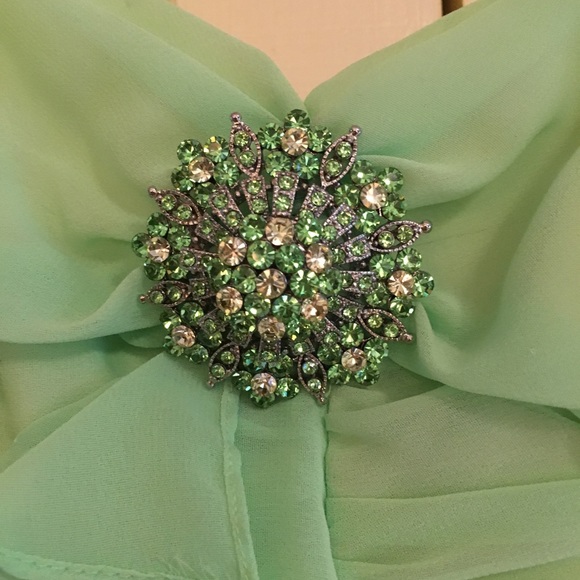 Prom dress. Beautiful for someone slim. - Picture 1 of 3